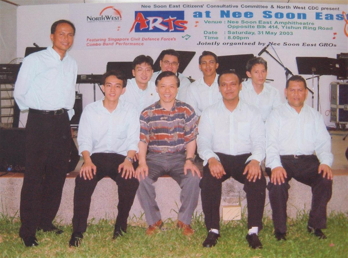 SWO1 John (first row second from right) with Associate Professor Ho Peng Kee 