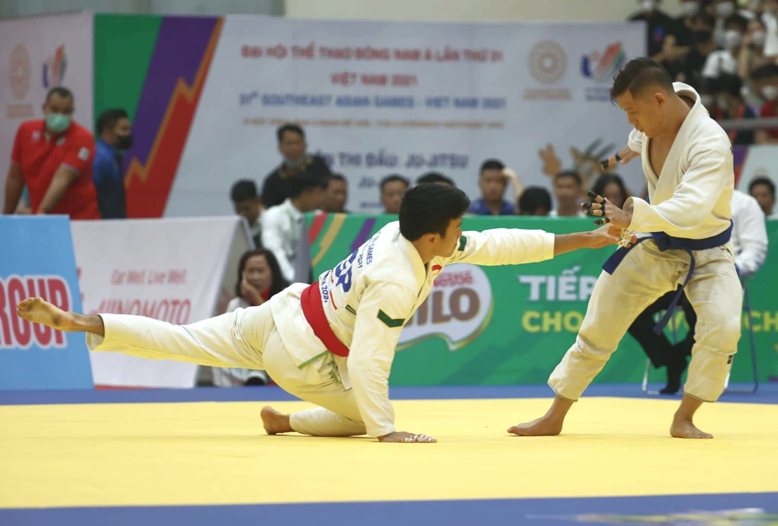 CPL (NSF) Noah (left) competing against his opponent from the Philippines