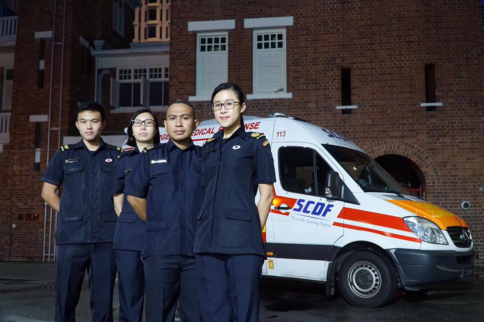 LTA Janice Lee (former SSGT; first from the right) with the ambulance crew who provided emergency support to DPM Heng Swee Keat in 2016.