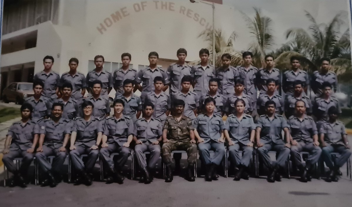 SWO (RET) Md Salleh (front row, second from the left) was part of the newly formed elite DART in 1989, when SFS merged with Civil Defence Force. 