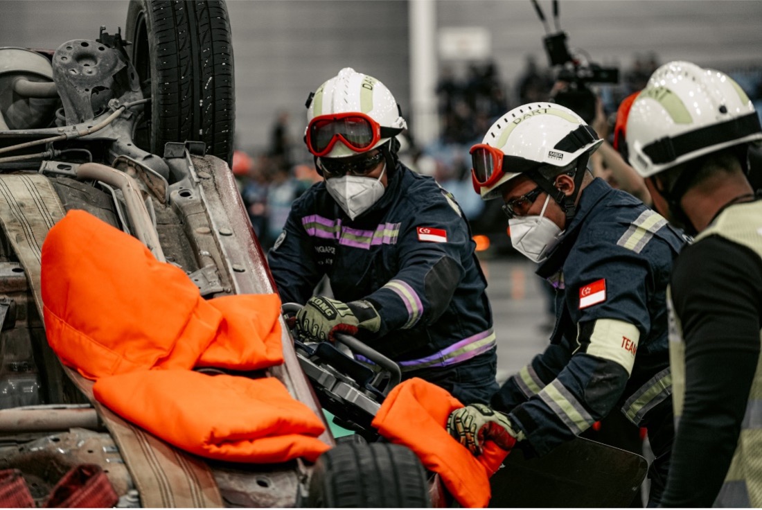 Competing teams prove their mettle in the Rip-it-off challenge, where they rescue a trapped casualty from a vehicle